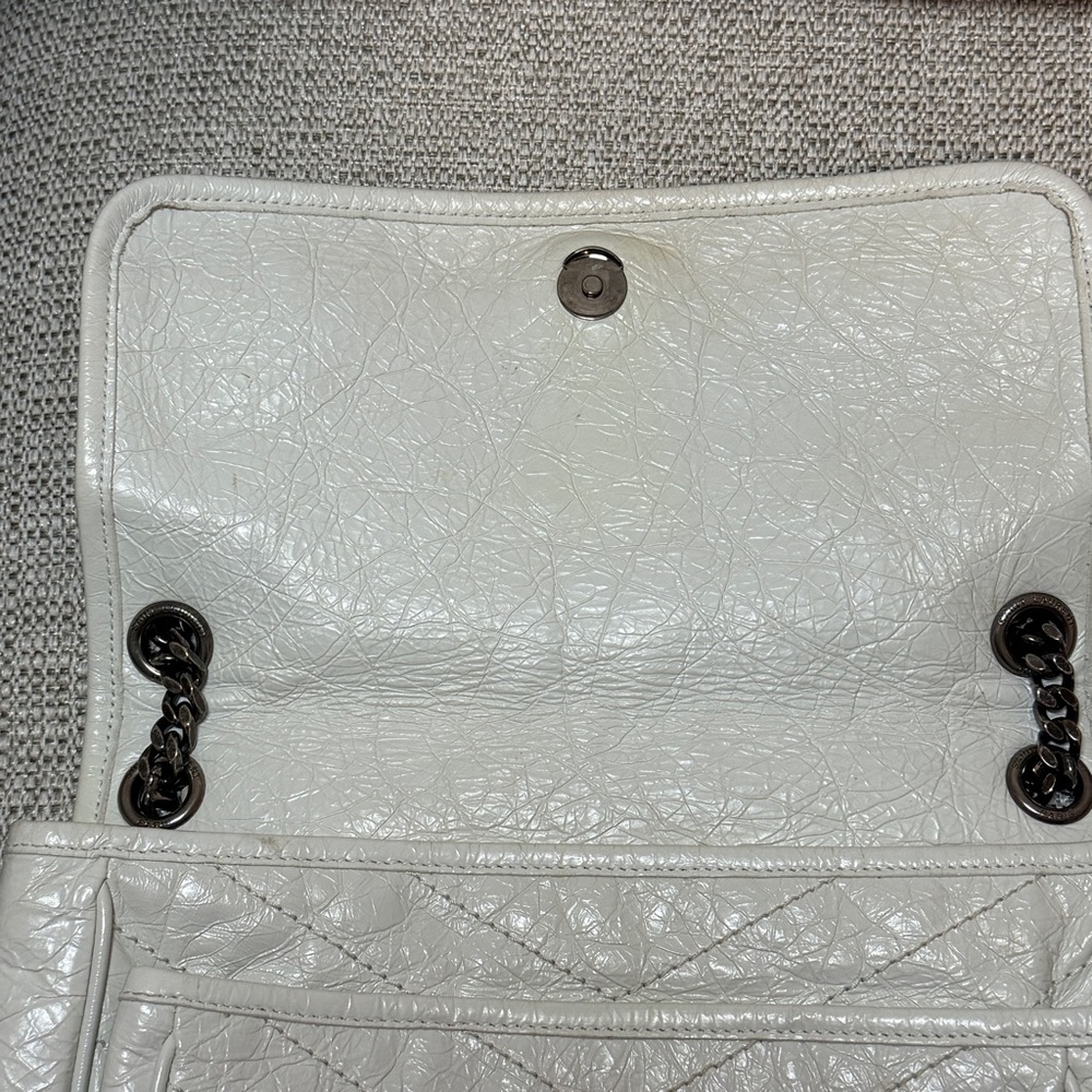 Saint Laurent Niki Medium Flap YSL Shoulder Bag in White‎ Crinkled Leather - Picture 8 of 16